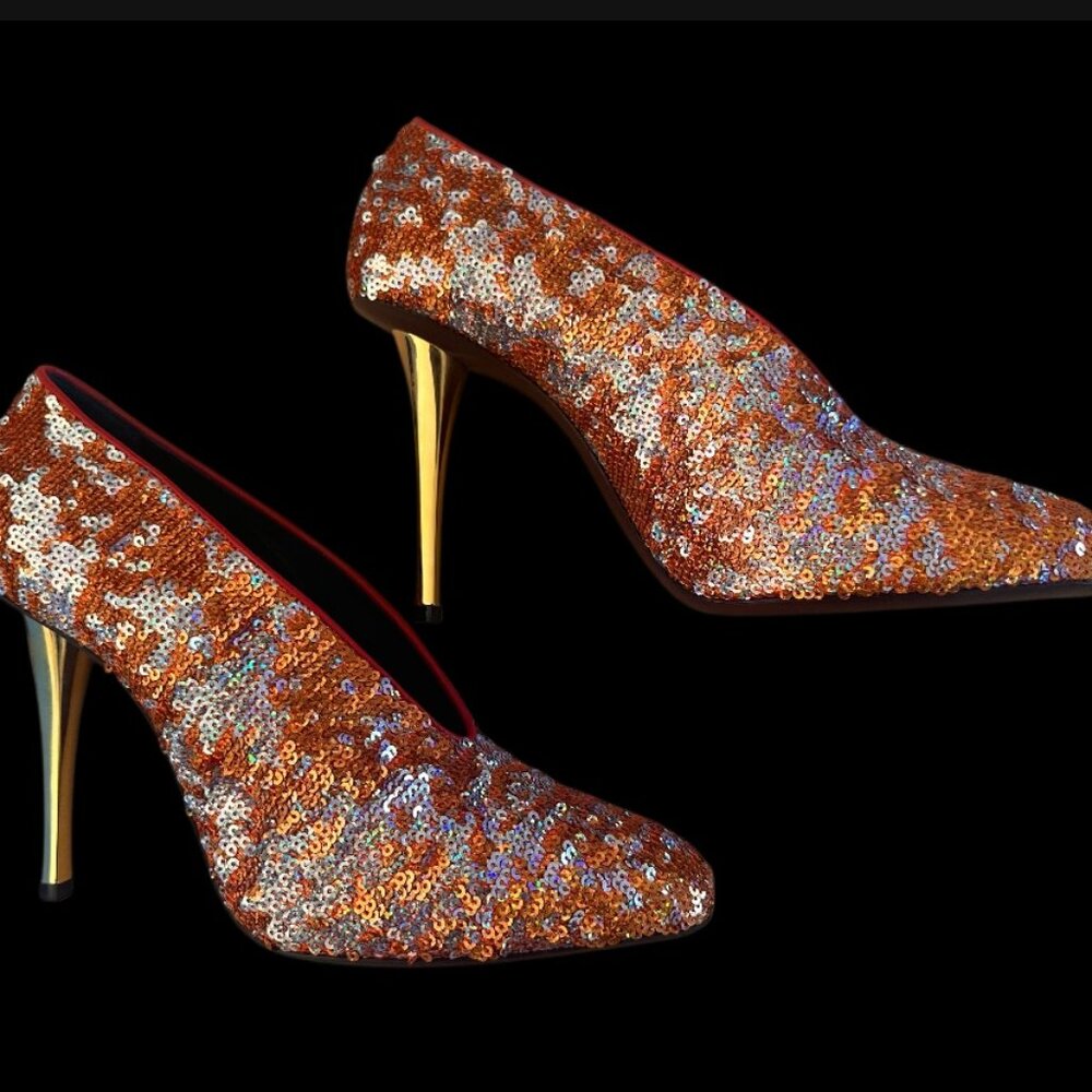 Lanvin Sequins V Neck Pump
